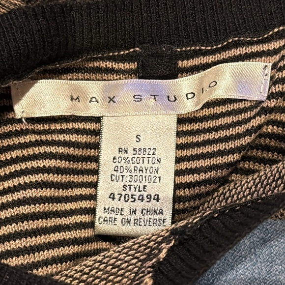Max Studio Women’s Small Long Sleeve Stripe Sweeter Sharkbite Hem Knit - Picture 5 of 5